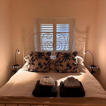 Luxurious 2 Bedroom Apartment With Sea View In Monkstown Blackrock  Buitenkant foto