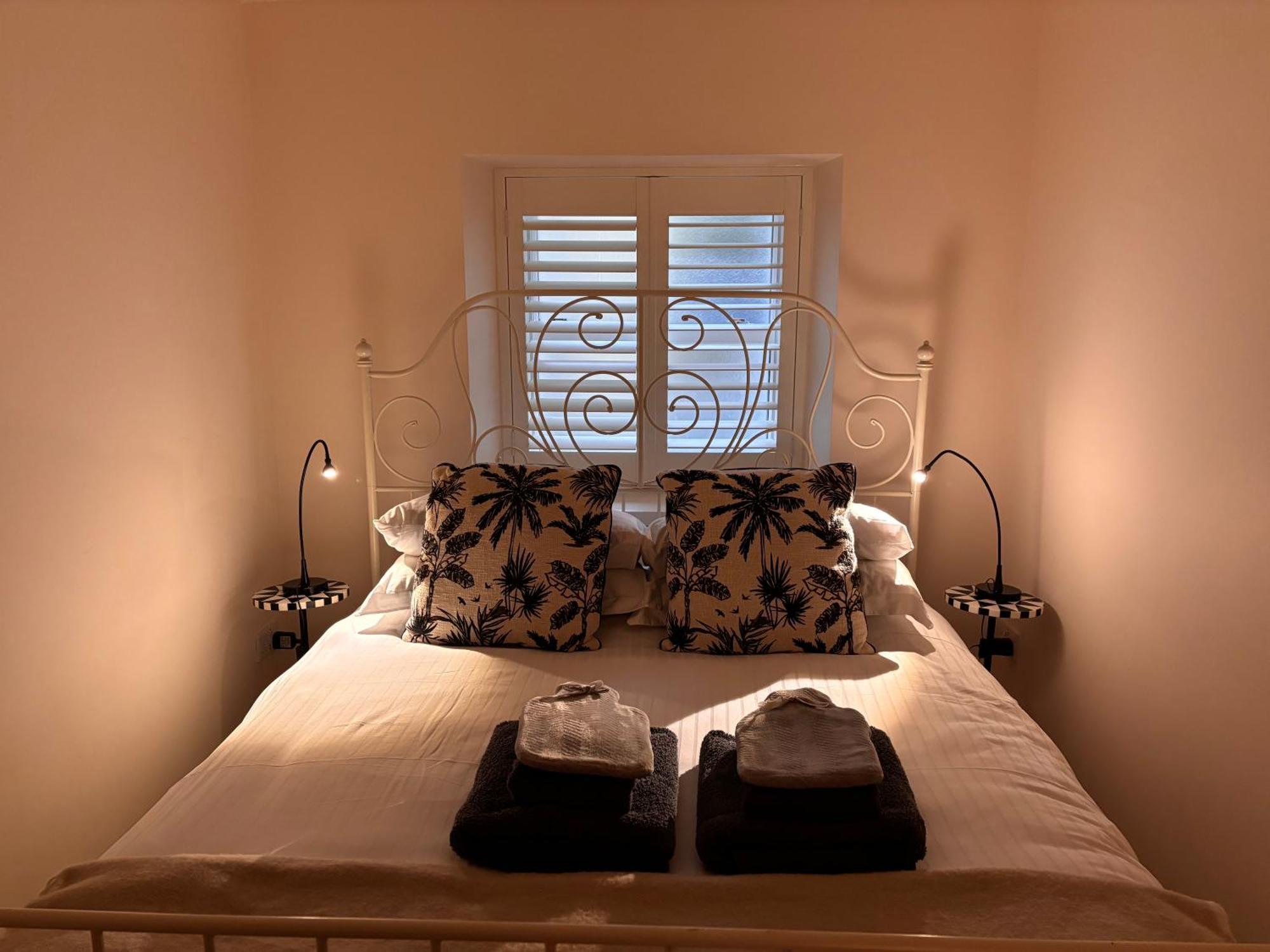 Luxurious 2 Bedroom Apartment With Sea View In Monkstown Blackrock  Buitenkant foto
