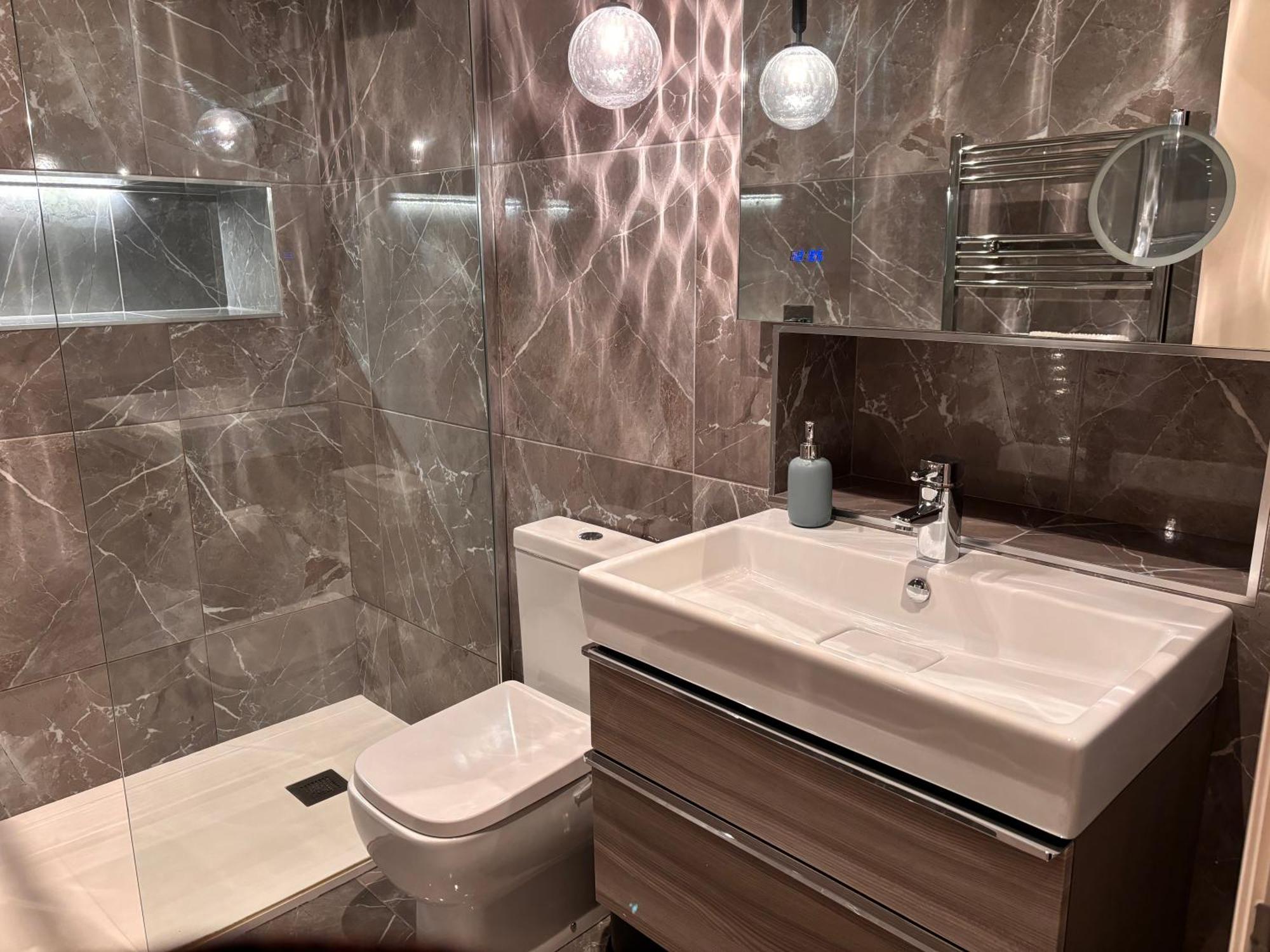 Luxurious 2 Bedroom Apartment With Sea View In Monkstown Blackrock  Buitenkant foto